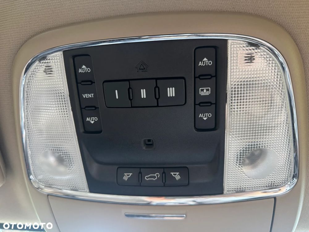Jeep Grand Cherokee - 33