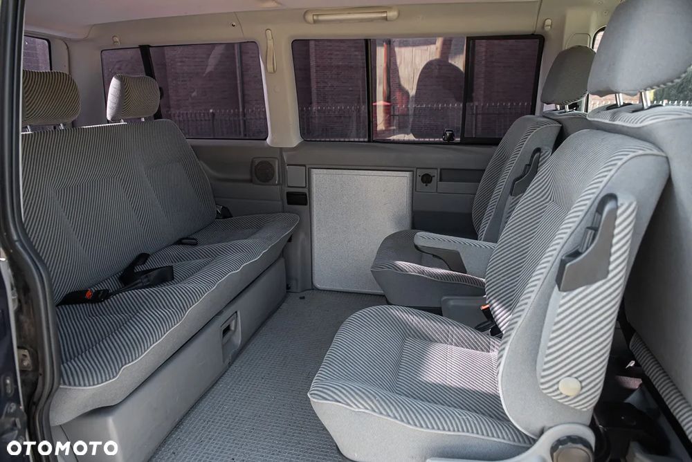 Volkswagen Multivan Standard - 14