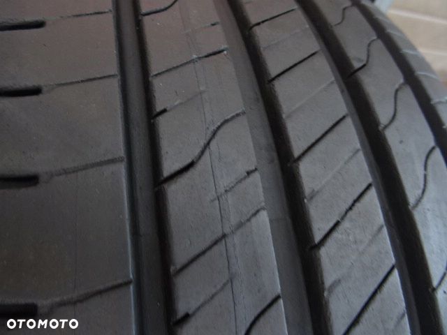 215/50/R17 95W Goodyear Efficient Grip Performance 2 - 3