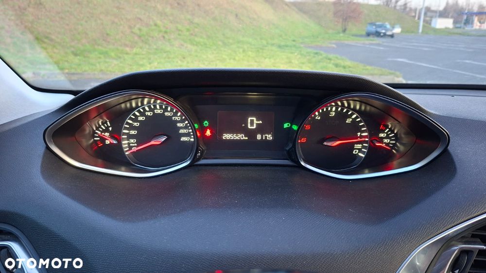Peugeot 308 BlueHDi FAP 120 Stop & Start Allure - 11