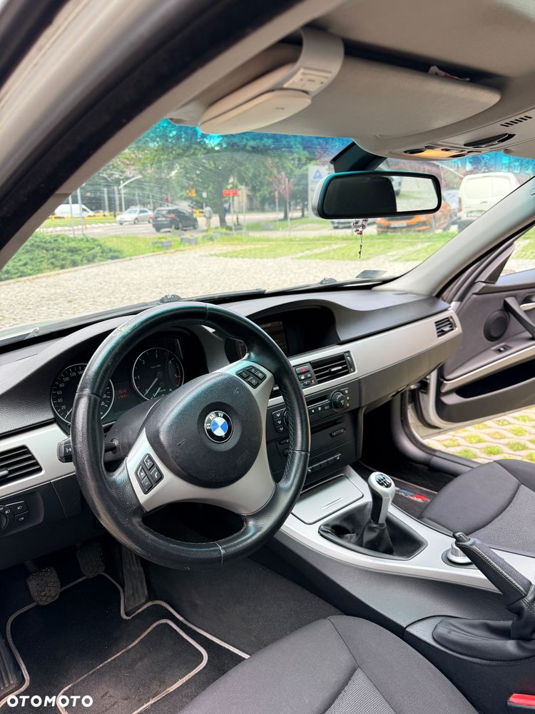 BMW Seria 3 320d - 10