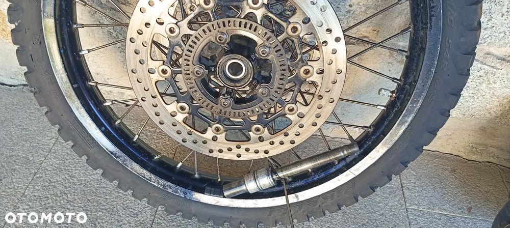 TRIUMPH TIGER 800XC KOŁO FELGA PRZÓD  KIEROWNICA HALOGENY CHŁODNICA SZYBA LICZNIK ZEGARY XRT - 33