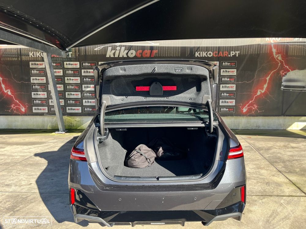 BMW 530 e Pack Desportivo M - 8
