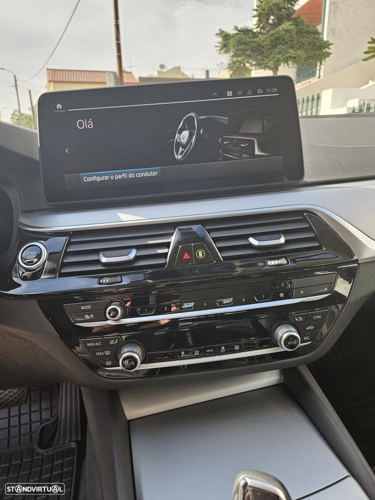 BMW 520 e Line Luxury - 29