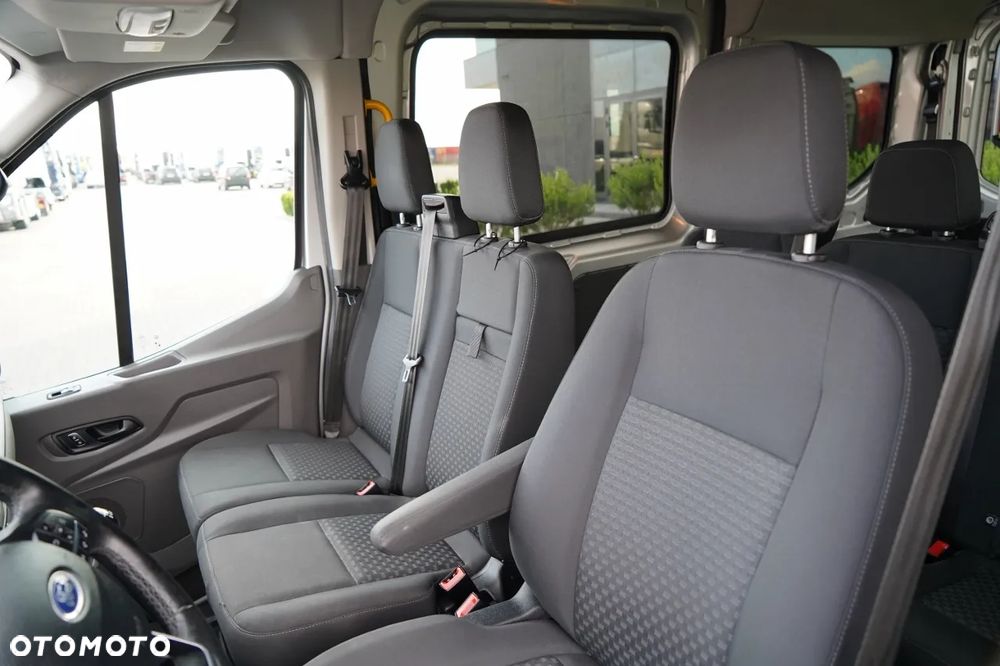Ford TRANSIT / 6 miejsc / BRYGADÓWAKA  + Najazd na wózek / Dla osób niepełnosprawnych / 2021 / PO KONTRAKCIE SERWISOWYM - 23