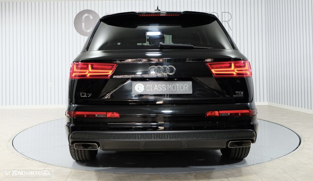 Audi Q7 3.0 TDI quattro S-line Tiptronic 7L - 7