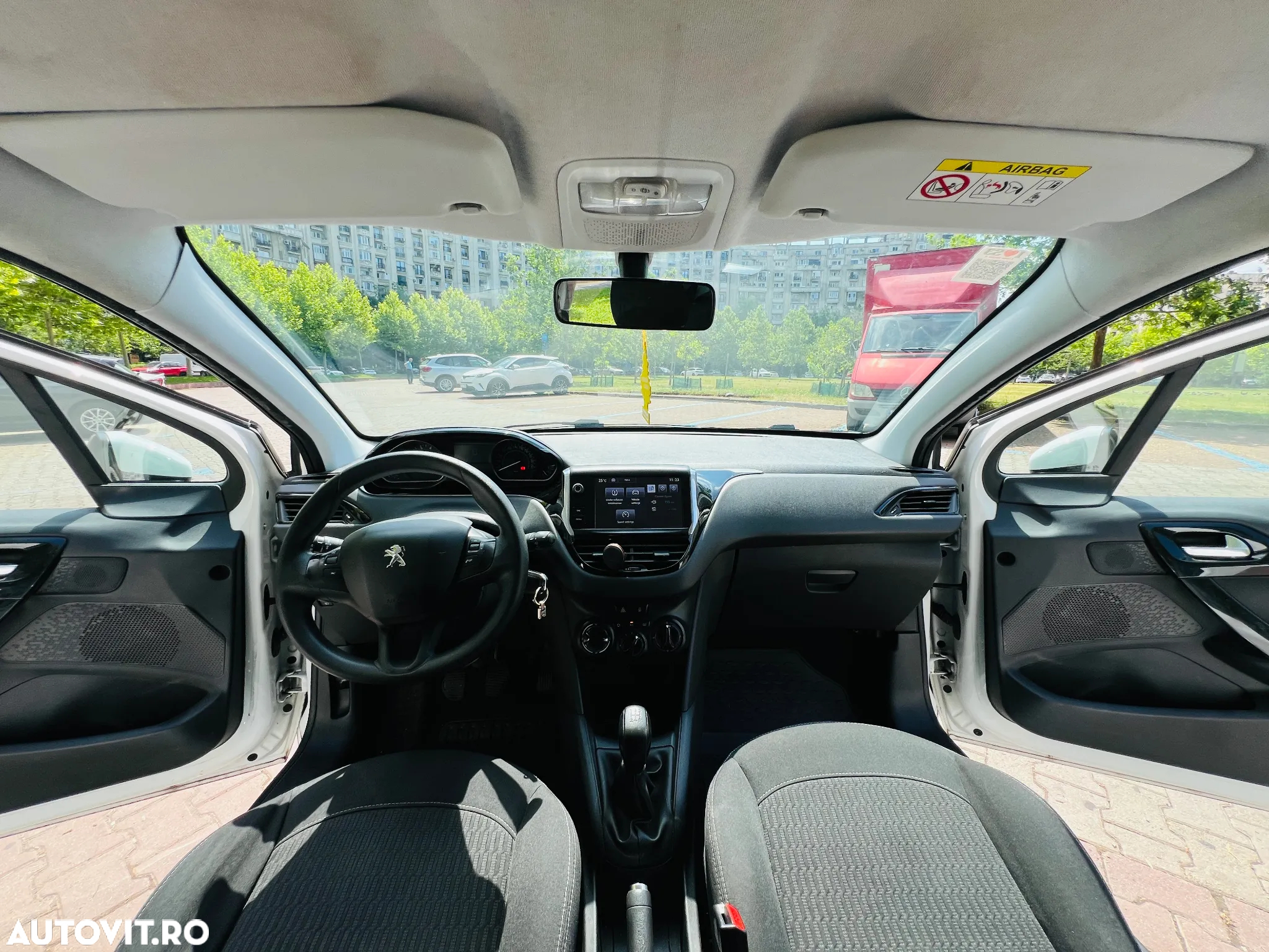 Peugeot 208 1.2 L PureTech Active - 19