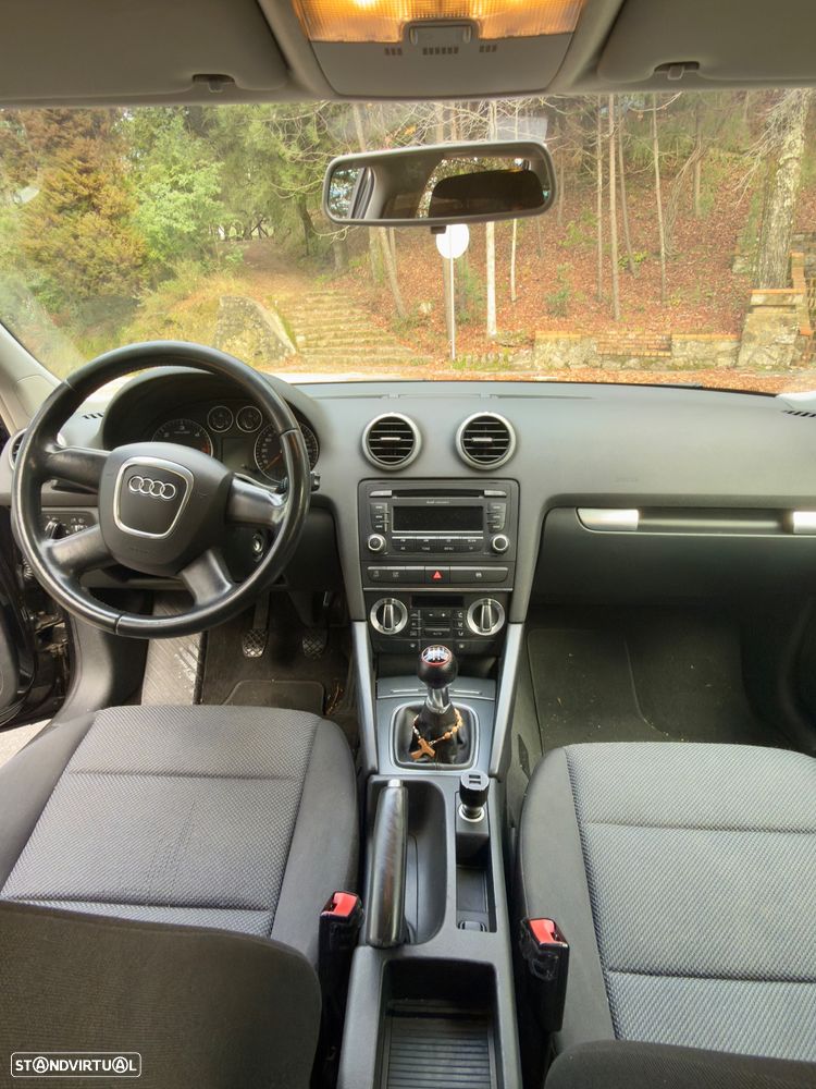 Audi A3 1.6 TDI Attraction - 8