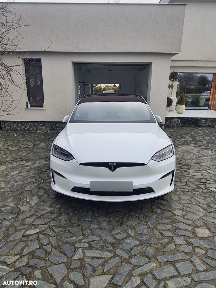 Tesla Model X - 3