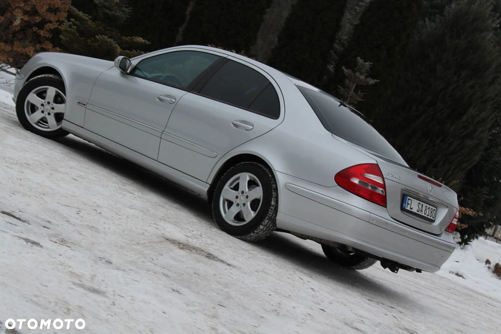 Mercedes-Benz Klasa E 240 4Matic Avantgarde - 11