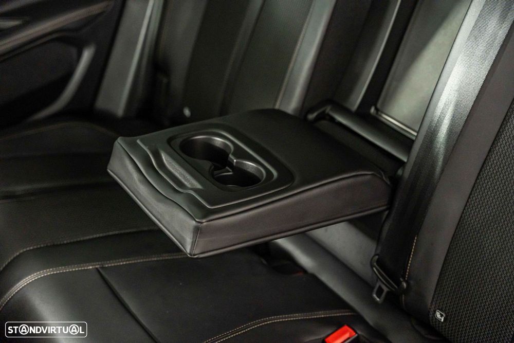 Peugeot 3008 1.6 Hybrid4 GT e-EAT8 - 11