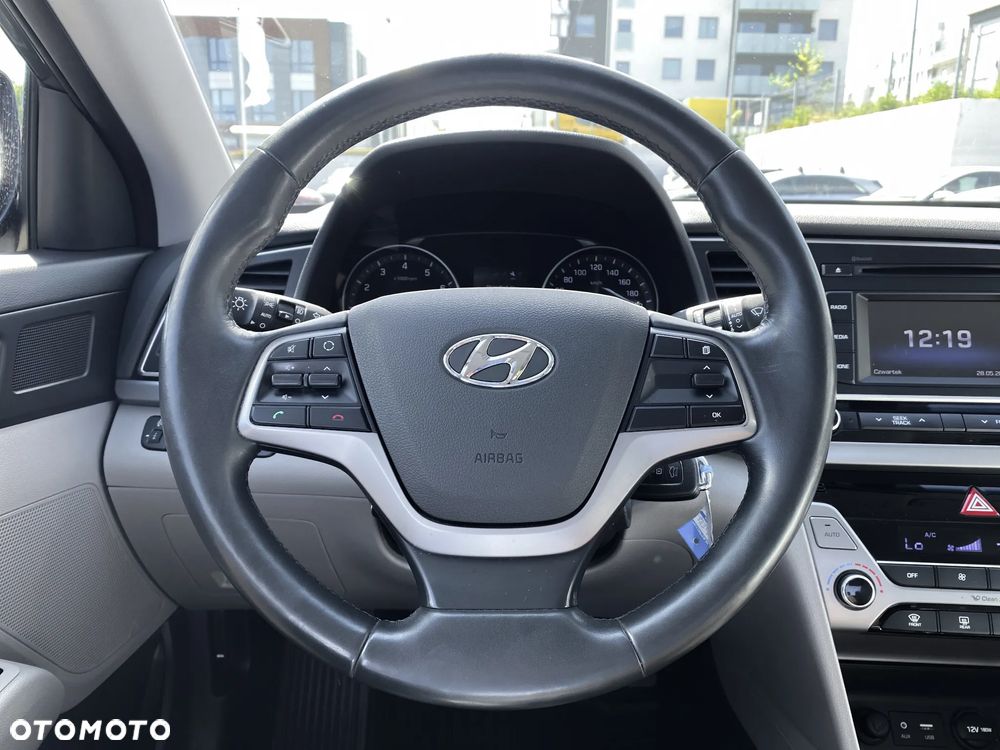 Hyundai Elantra 1.6 Comfort - 23