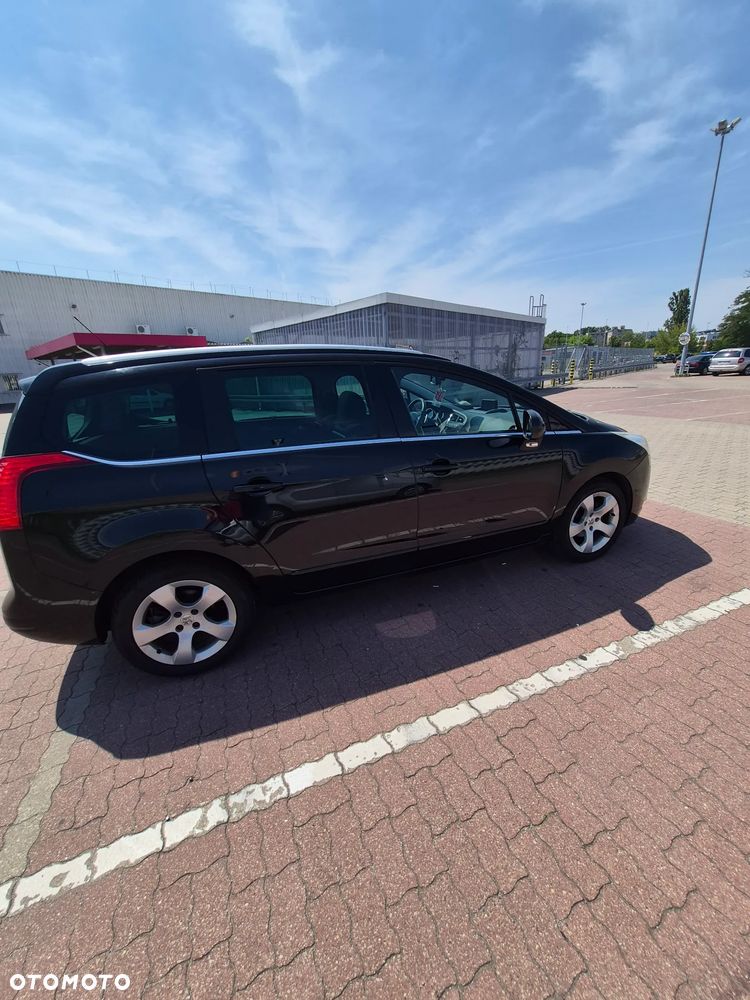 Peugeot 5008 2013 photo 2