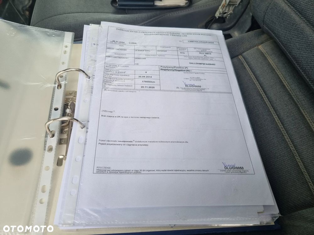 Land Rover Defender - 11