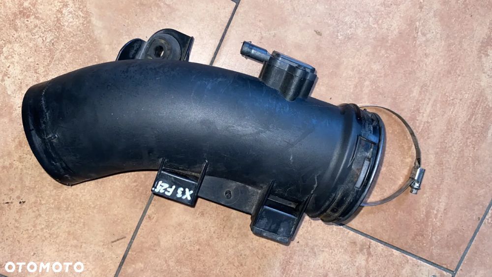 BMW X3 F25 DOLOT POWIETRZA RURA PRZEPŁYWOMIERZ 1054695 7593624 - 2