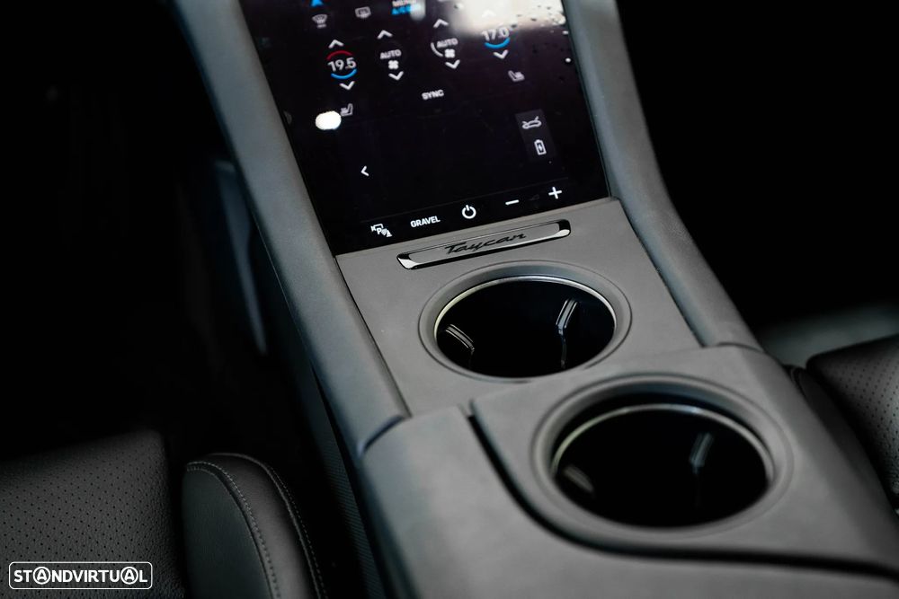 Porsche Taycan Cross Turismo 4 - 25