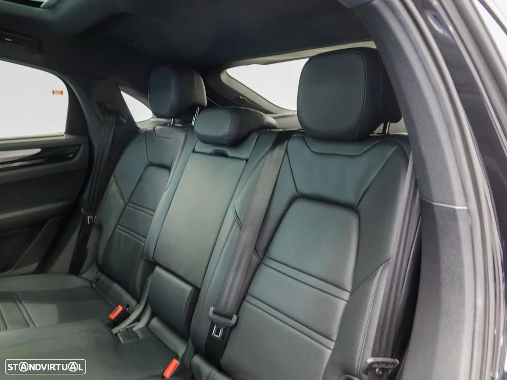 Porsche Cayenne Coupé E-Hybrid - 16