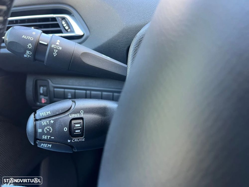 Peugeot 308 SW 1.5 BlueHDi Style J17 - 26