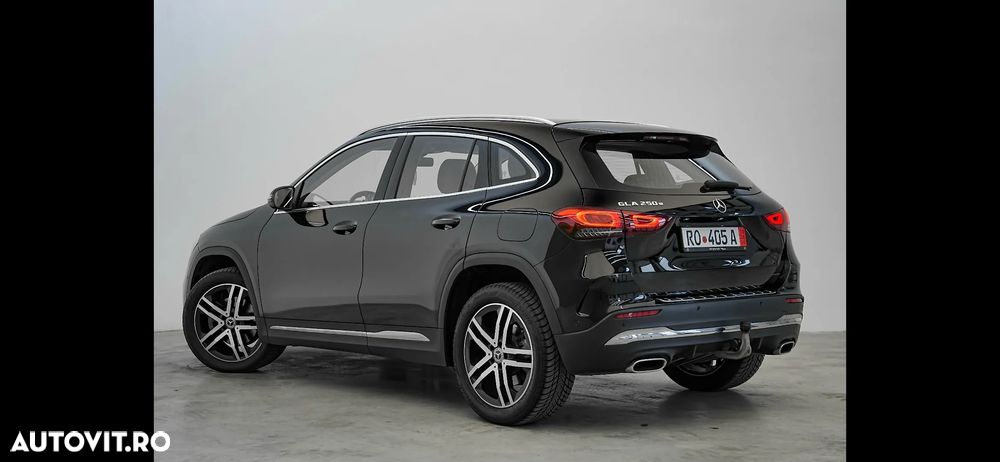 Mercedes-Benz GLA - 15