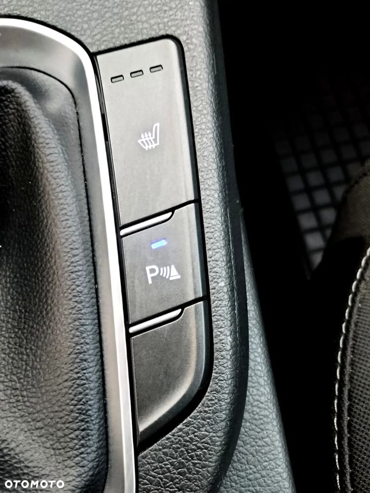 Hyundai i30 1.5 DPI Smart - 16