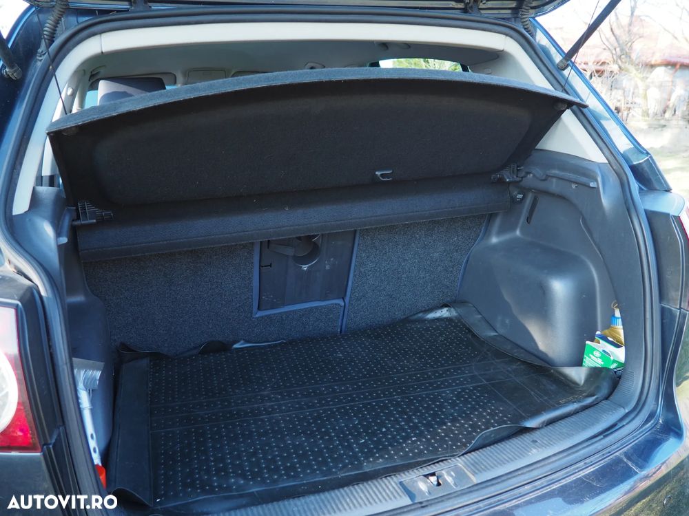 Volkswagen Golf Plus - 32