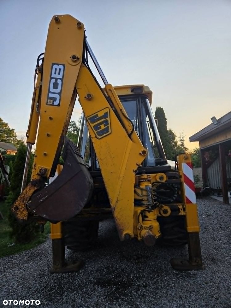 JCB 3CX - 8