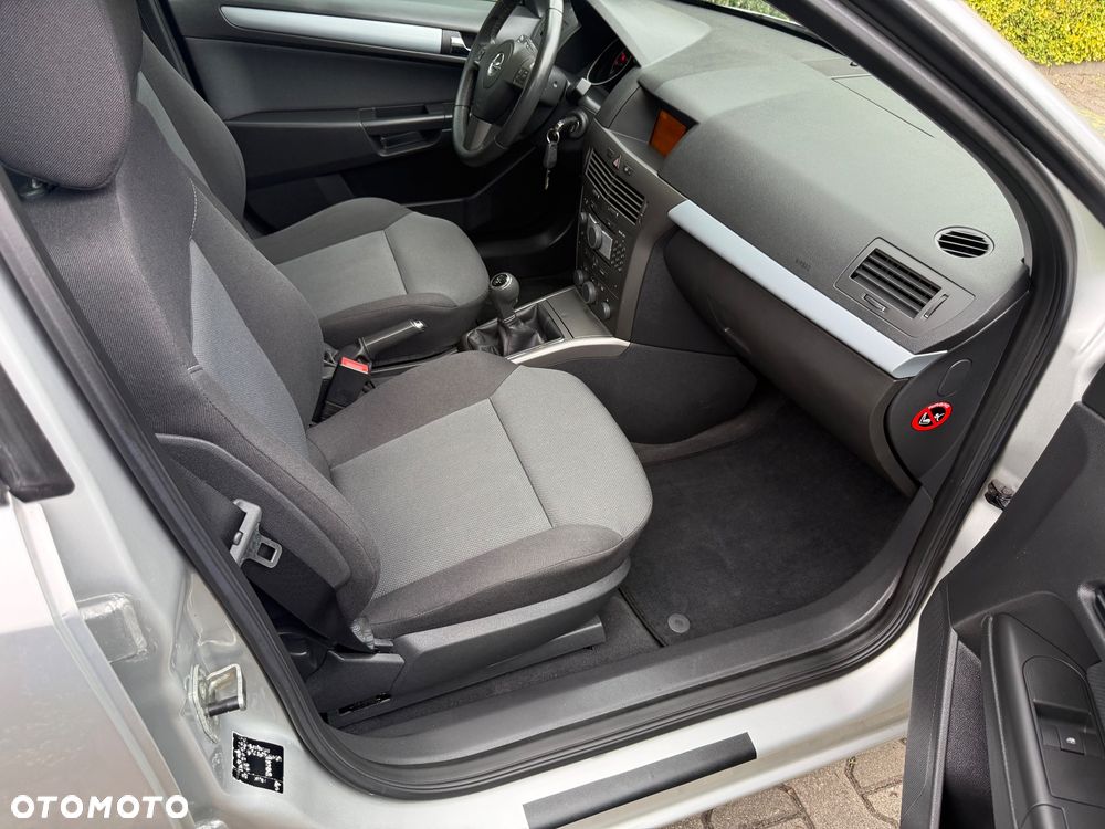 Opel Astra 1.6 Cosmo - 37