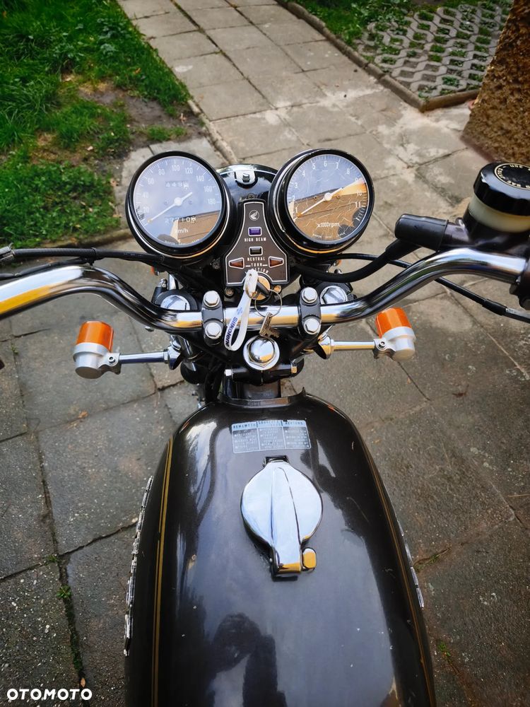 Honda CB - 12