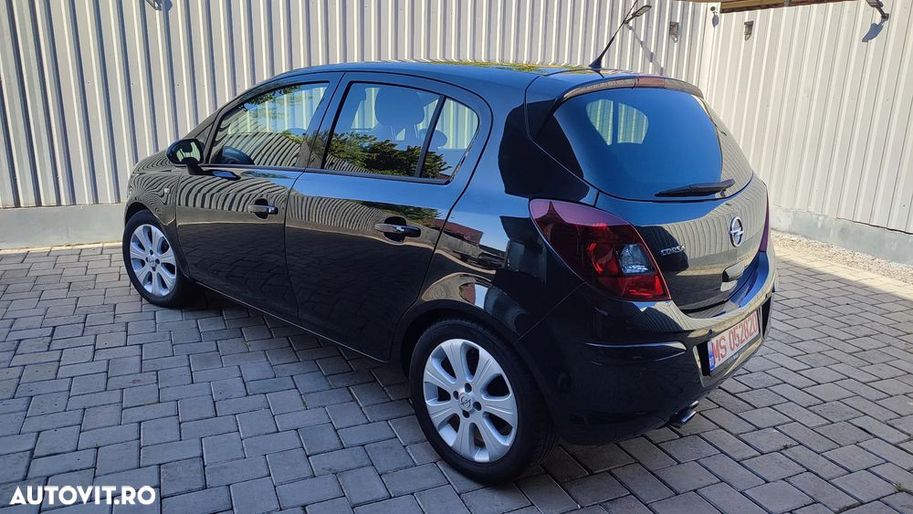 Opel Corsa 1.4 16V Color Edition - 3