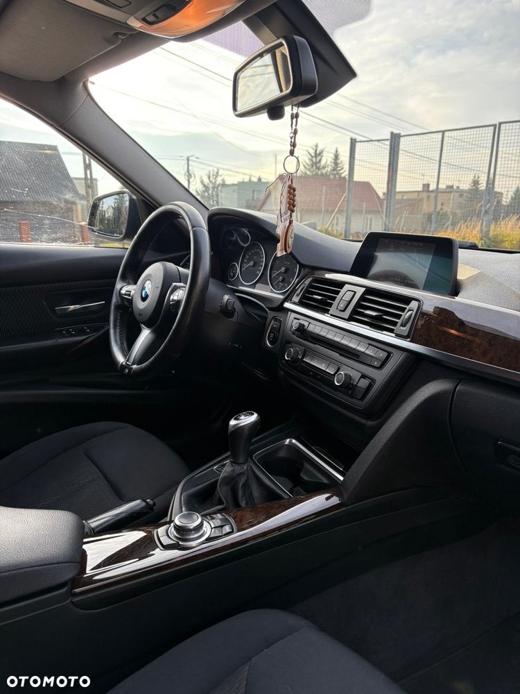 BMW Seria 3 320d - 2