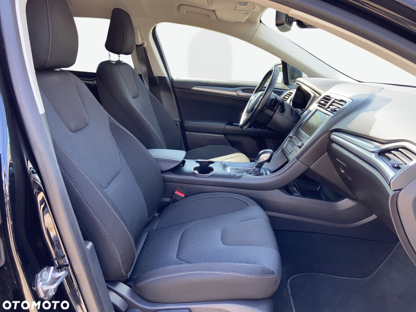 Ford Mondeo 2.0 TDCi Titanium PowerShift - 12