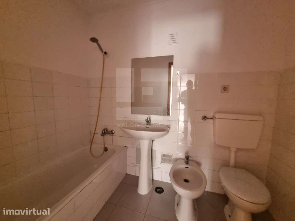 APARTAMENTO T2 - MINA DE ÁGUA - Grande imagem: 3/25