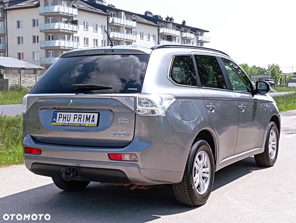Mitsubishi Outlander 2.0 4WD Top - 15