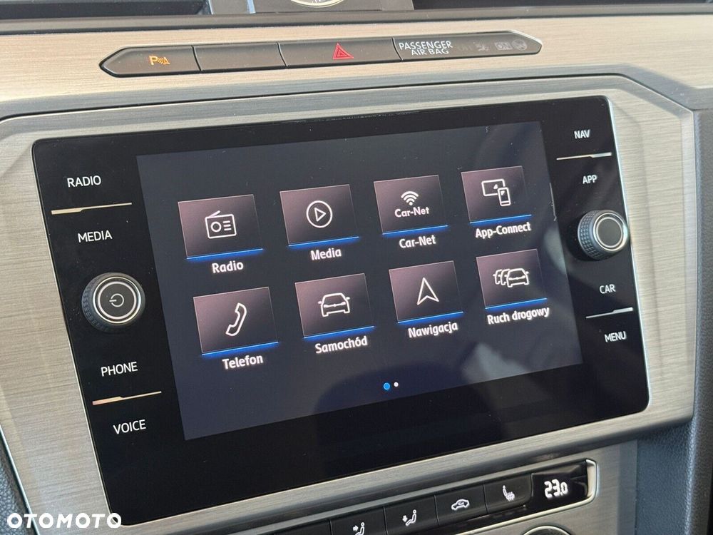 Volkswagen Passat - 22