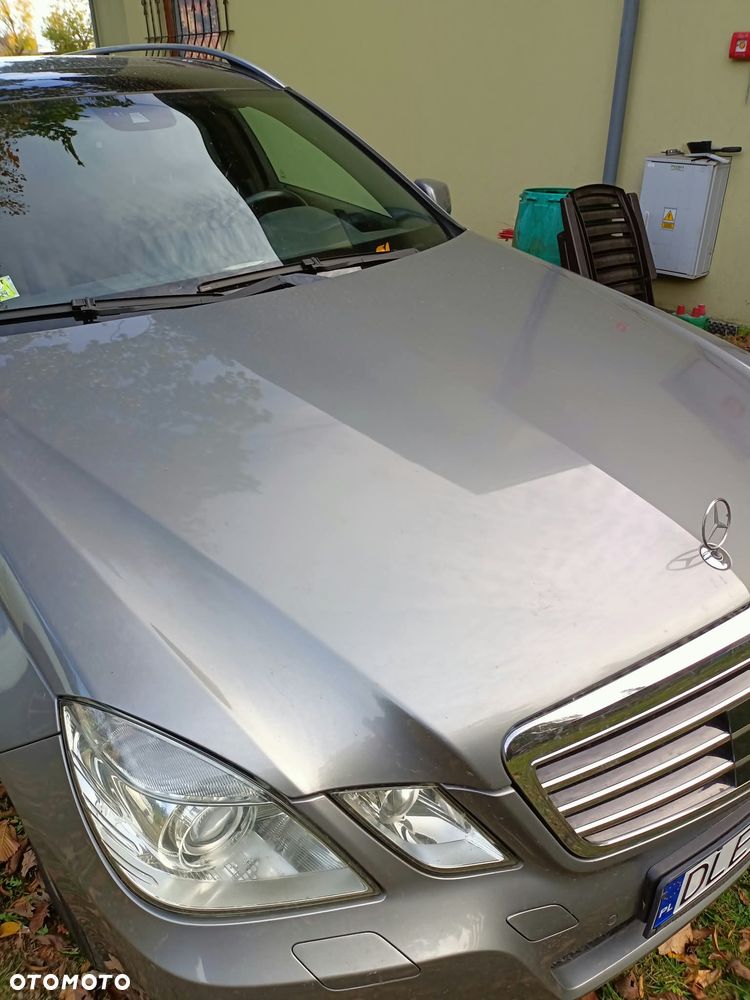 Mercedes-Benz E-Class 2010 photo 2