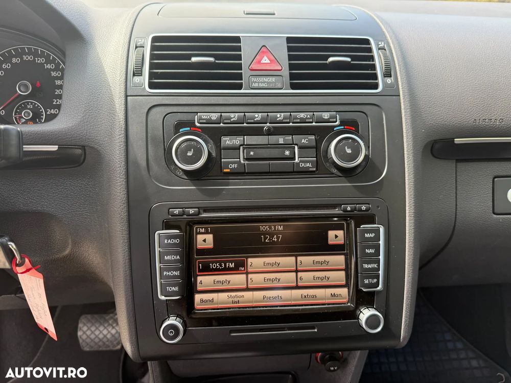 Volkswagen Touran 2.0 TDI DPF DSG Highline - 9