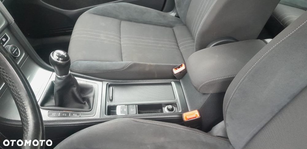 Volkswagen Golf - 31