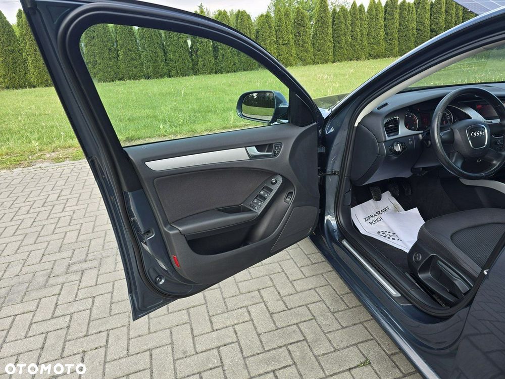 Audi A4 Limousine - 15