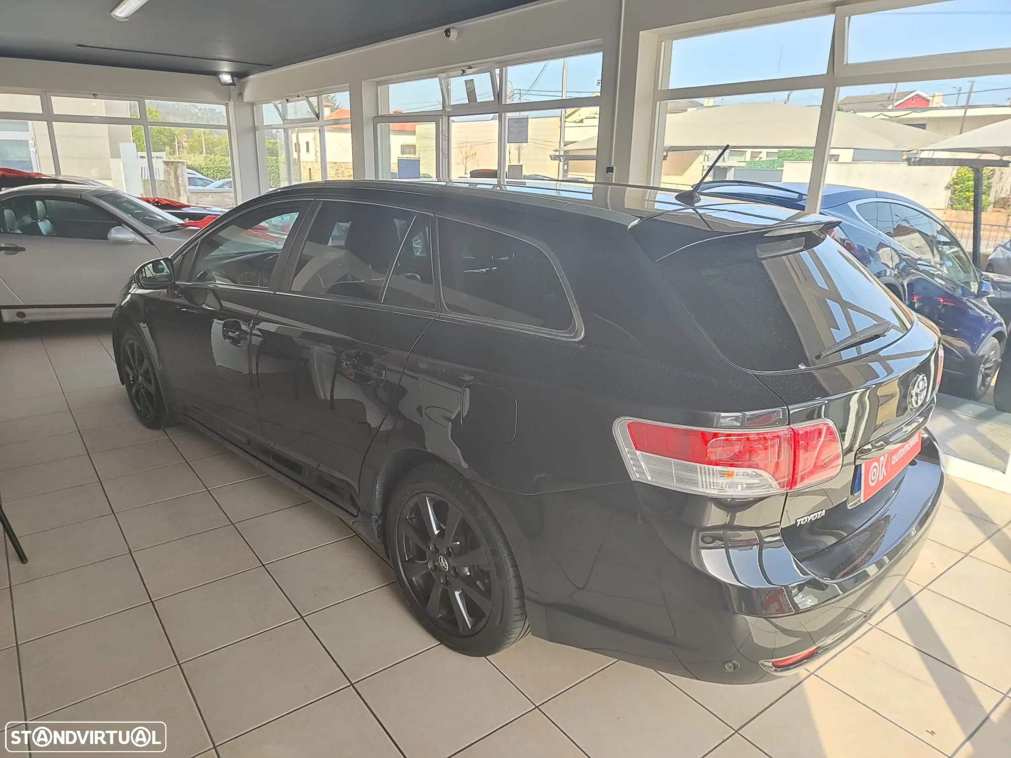 Toyota Avensis SW 2.2 D-4D Premium - 3