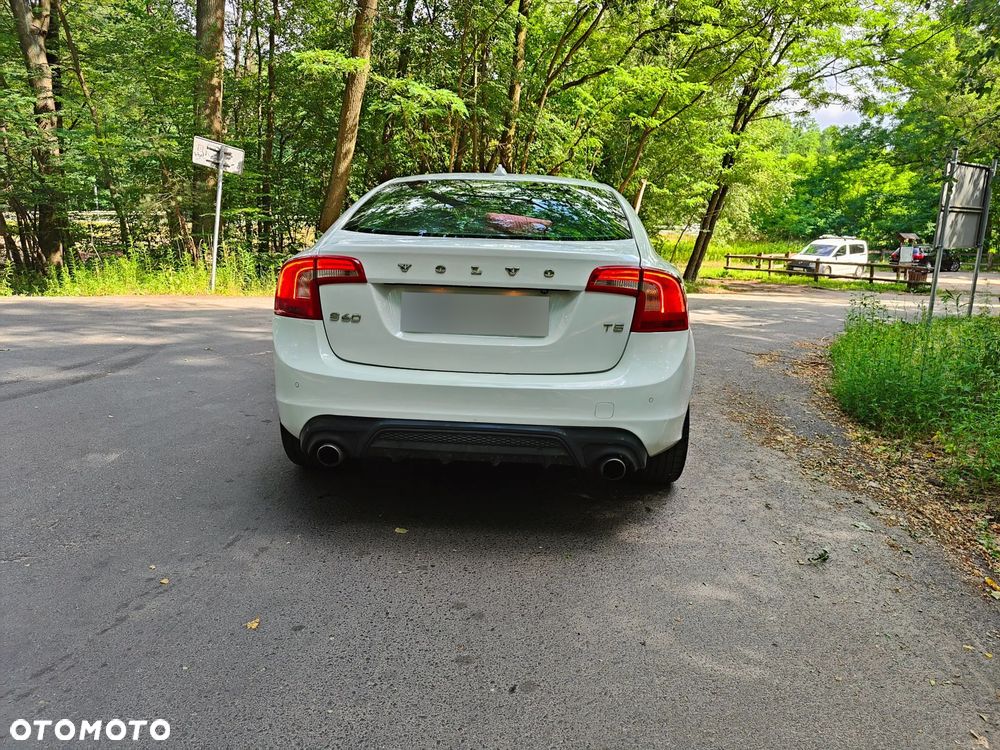Volvo S60 T5 Drive-E Momentum - 10