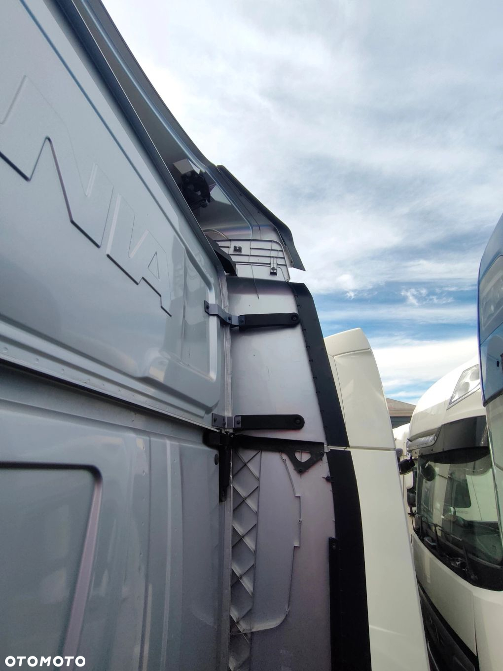 SPOJLER OWIEWKA UCHO SŁONIA PRAWE SCANIA NTG - 2