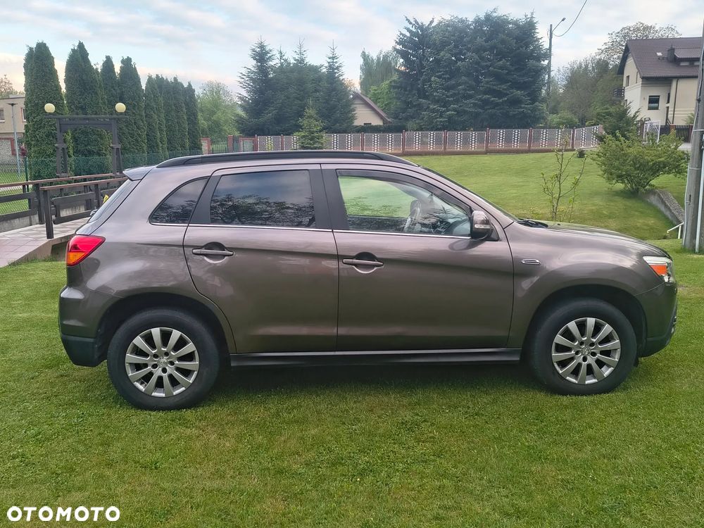 Mitsubishi ASX - 10