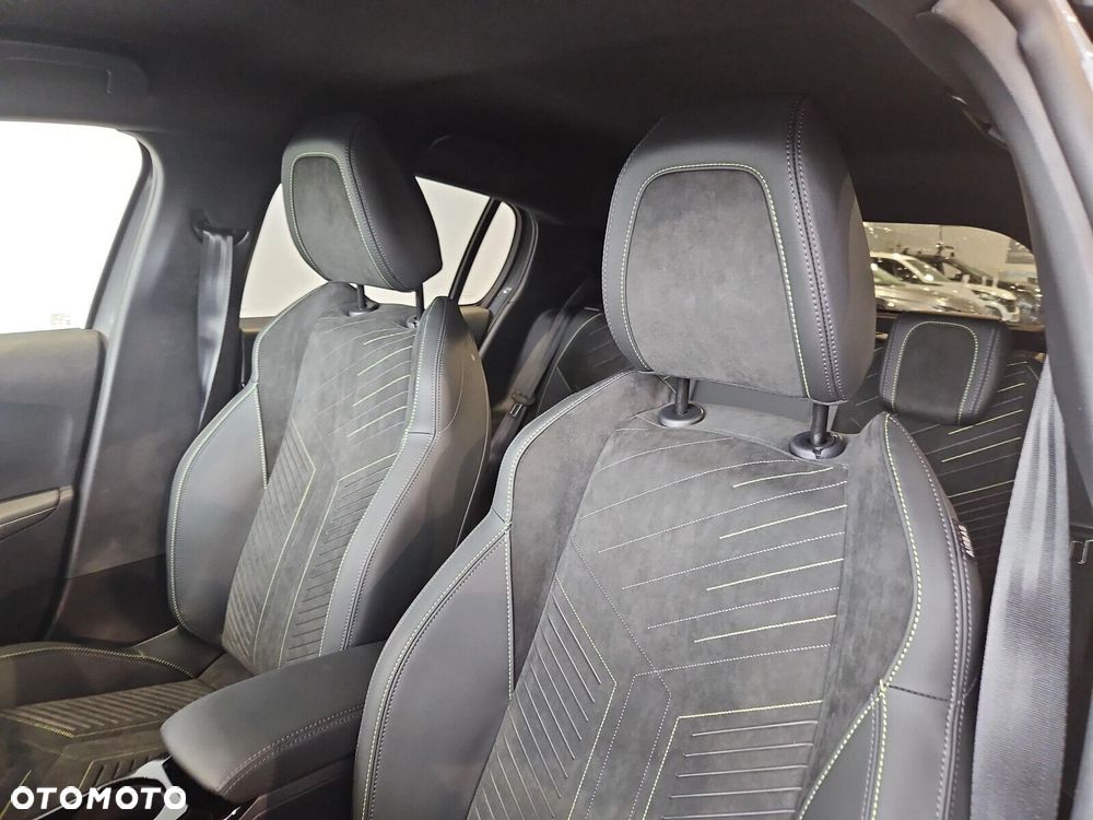 Peugeot 208 - 13