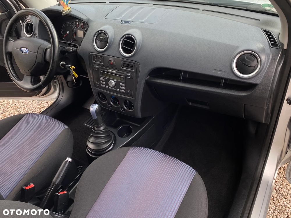 Ford Fusion 1.4 Trend - 32