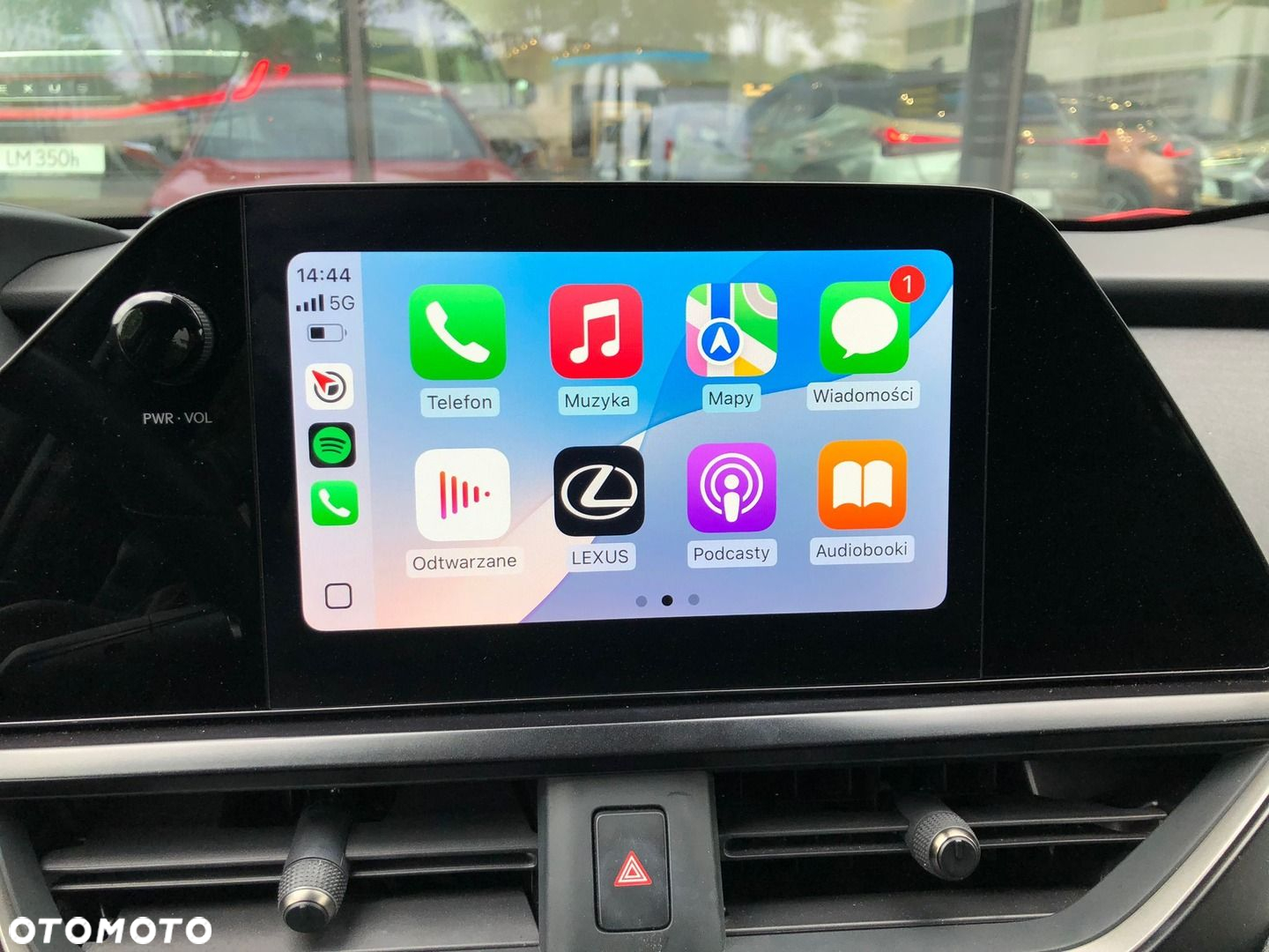 Lexus UX - 15
