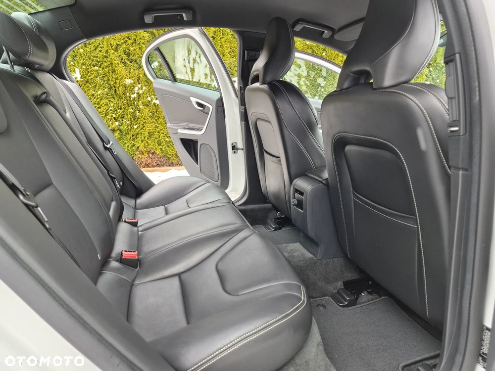 Volvo S60 D4 Geartronic Linje Svart - 25