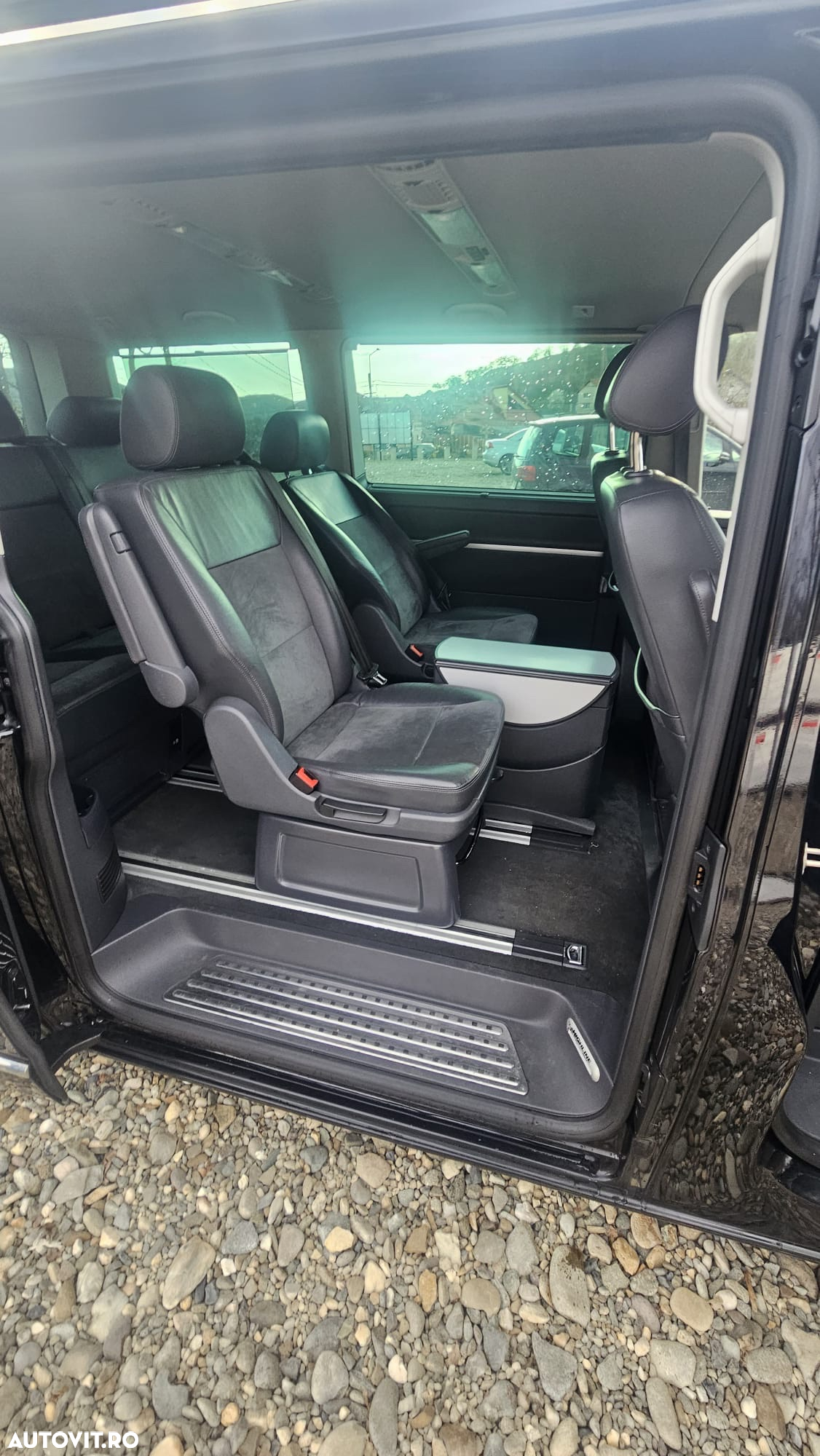 Volkswagen Multivan - 10