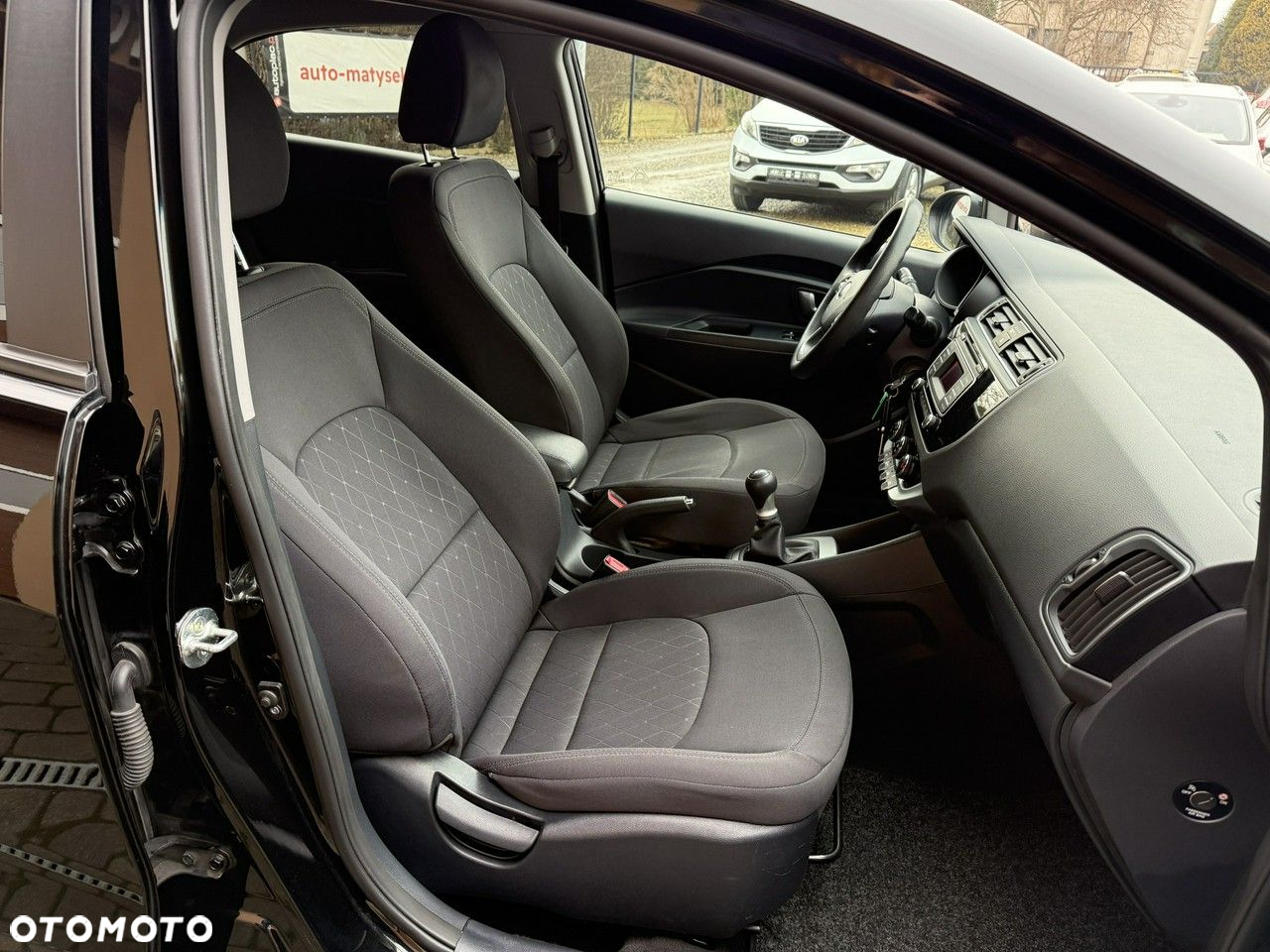 Kia Rio - 16