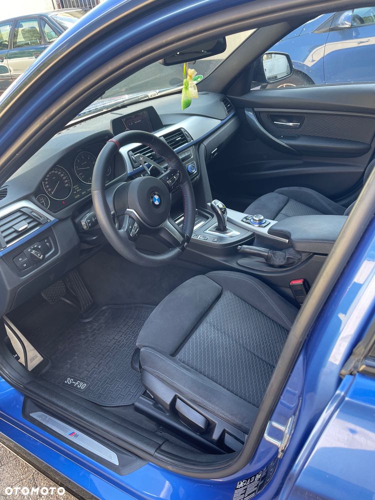 BMW Seria 3 320d xDrive - 16