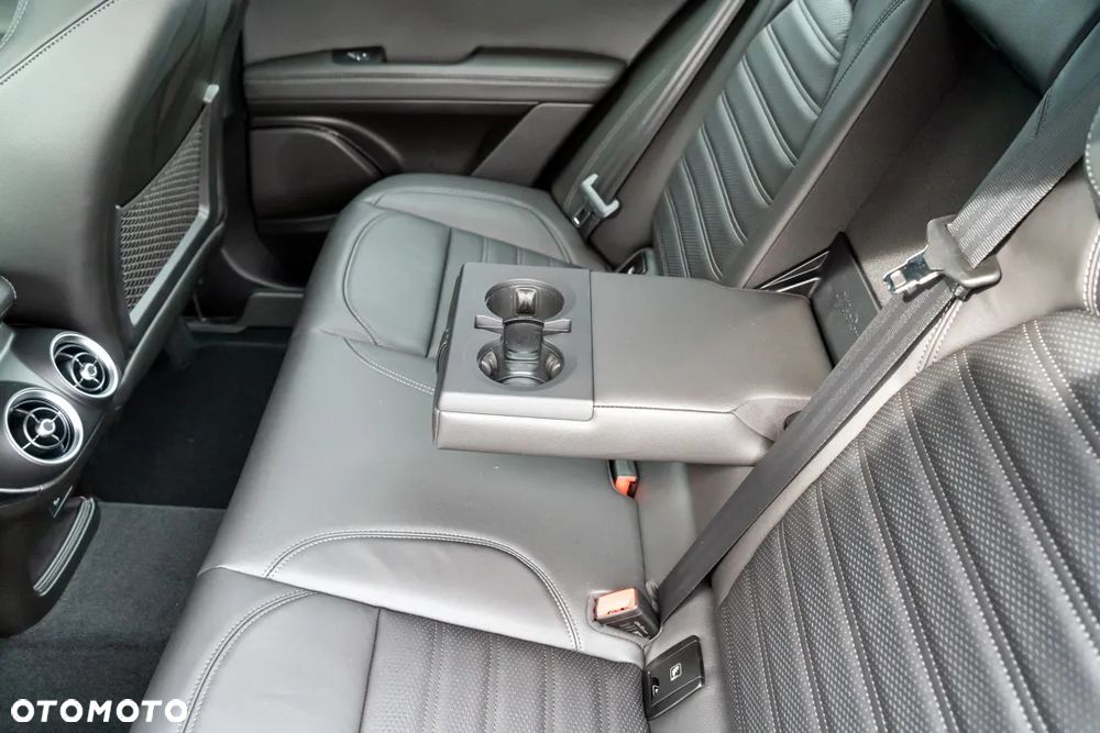 Alfa Romeo Stelvio 2.0 Turbo Veloce Q4 - 33